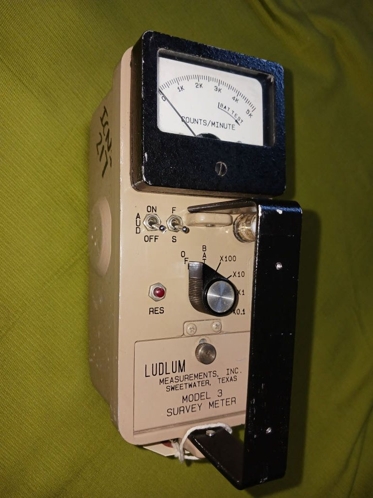 Ludlum Model 3, Older version, C Connection | Ludlum – CHPConsultants