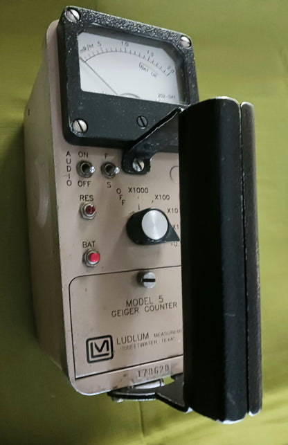 Ludlum Model 5 Geiger Counter