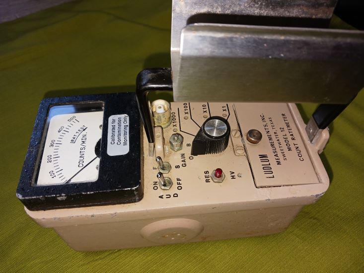 Ludlum Model 12 General Purpose Survey Meter -Older version