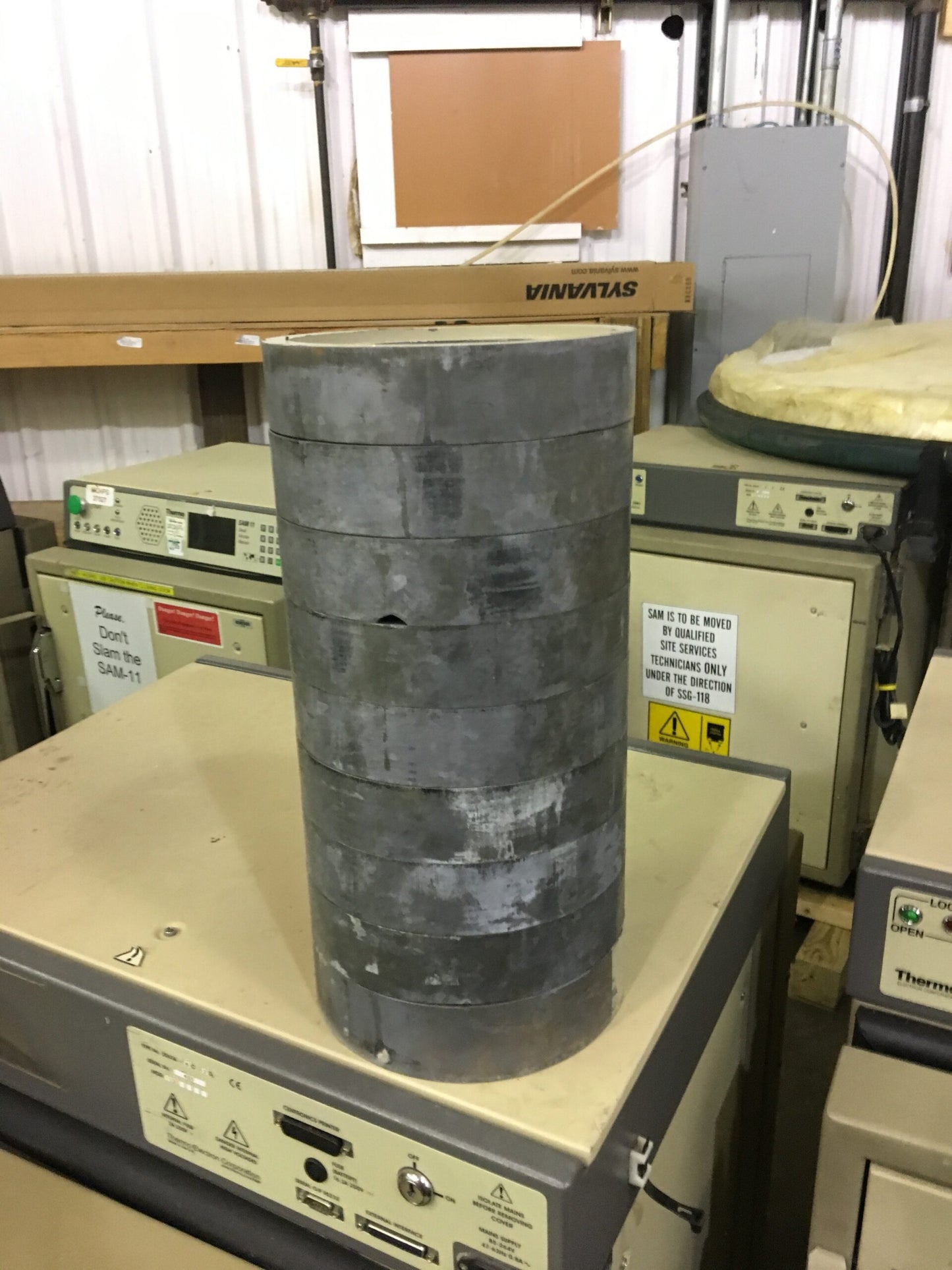 8" x 20" steel lined lead shield for 3" diameter or smaller gamma spectroscopy detectors