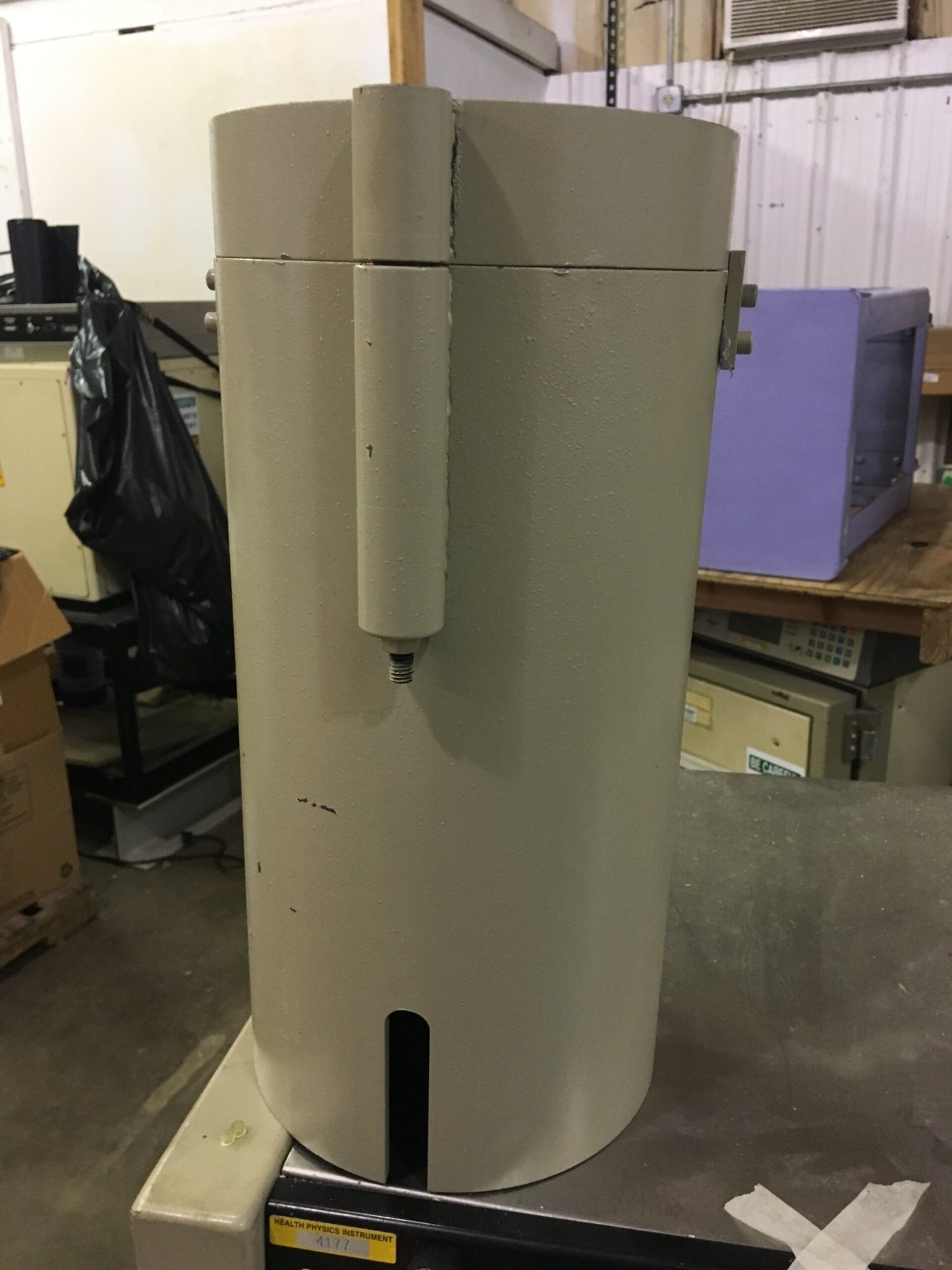 8" x 20" steel lined lead shield for 3" diameter or smaller gamma spectroscopy detectors