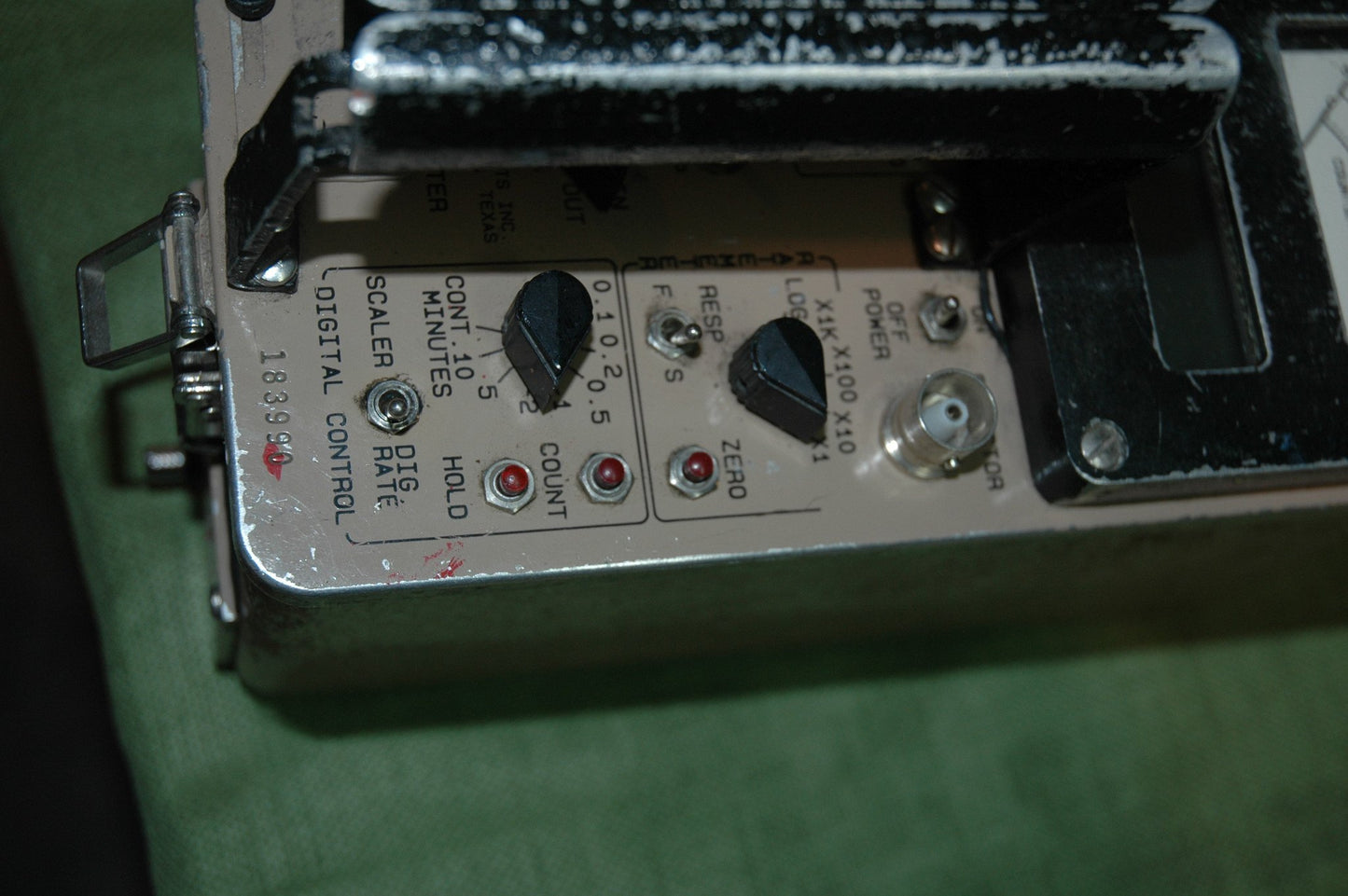 Ludlum model 2221 Digital Scaler/Ratemeter Single Channel Analyzer Older versions