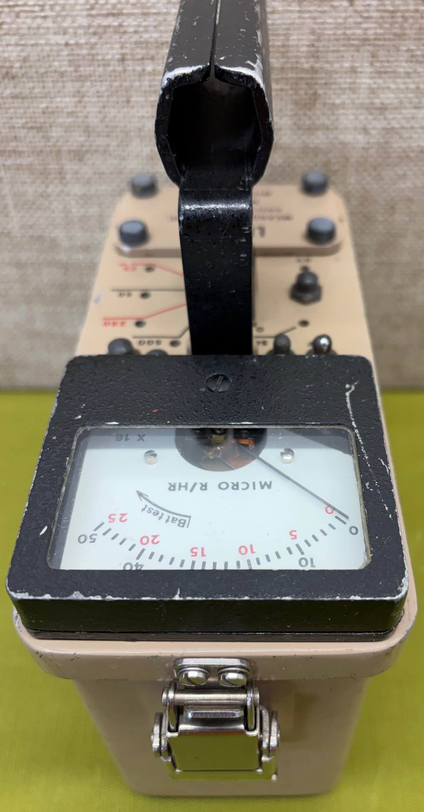 Ludlum Model 19 MicroR Meter - Classic Style