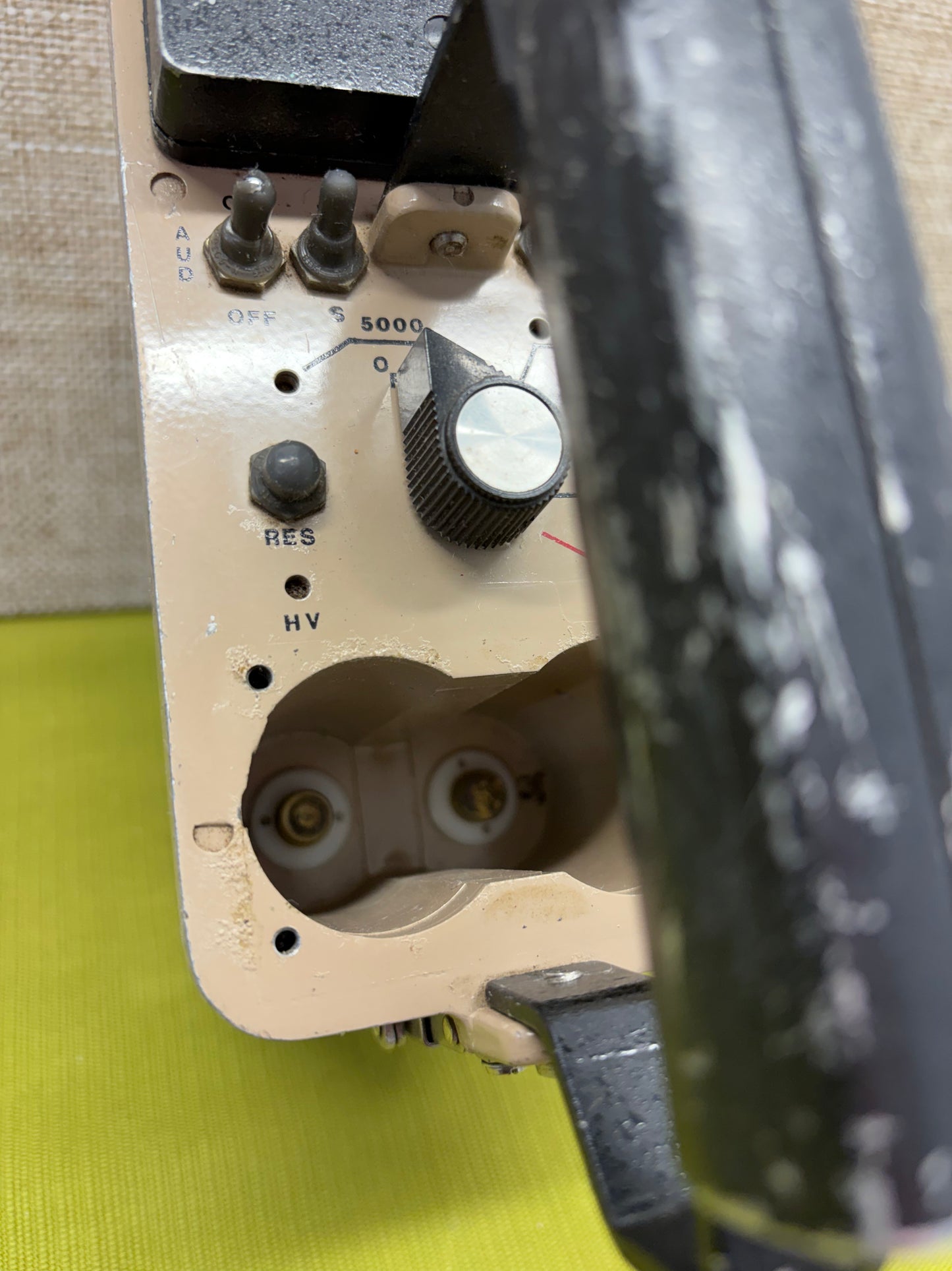 Ludlum Model 19 MicroR Meter - Classic Style