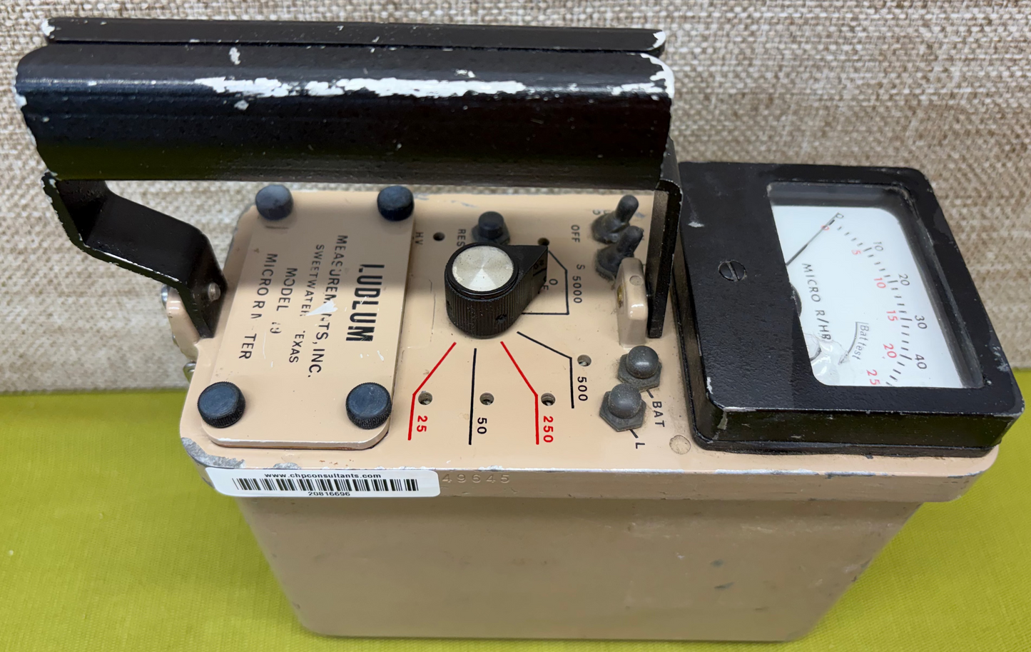 Ludlum Model 19 MicroR Meter - Classic Style - Blemished Glass