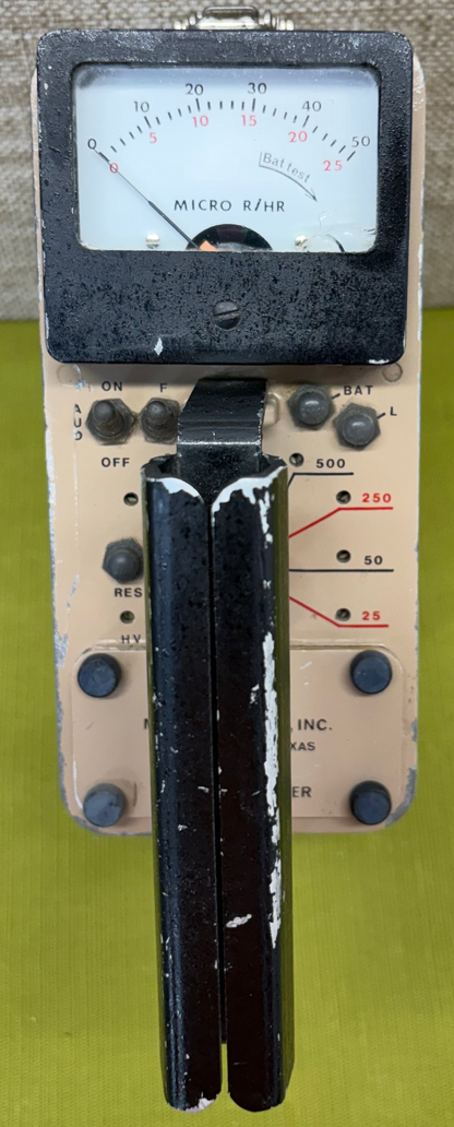 Ludlum Model 19 MicroR Meter - Classic Style - Blemished Glass