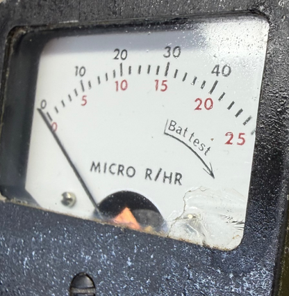 Ludlum Model 19 MicroR Meter - Classic Style - Blemished Glass