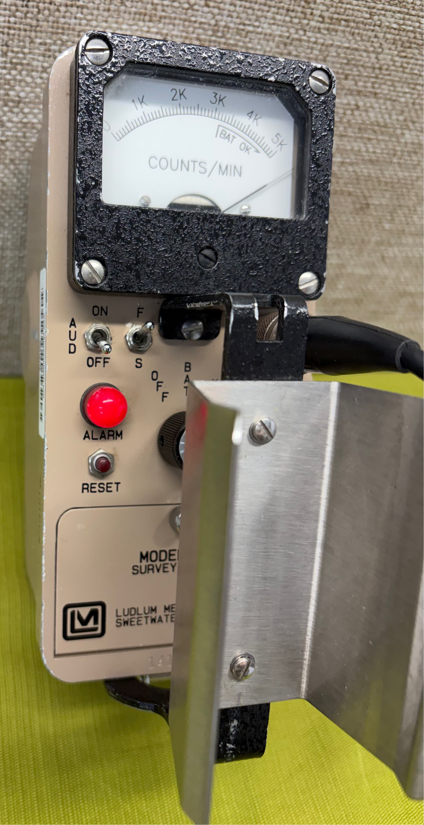 Ludlum Model 3A General Purpose Survey Meter with Alarm