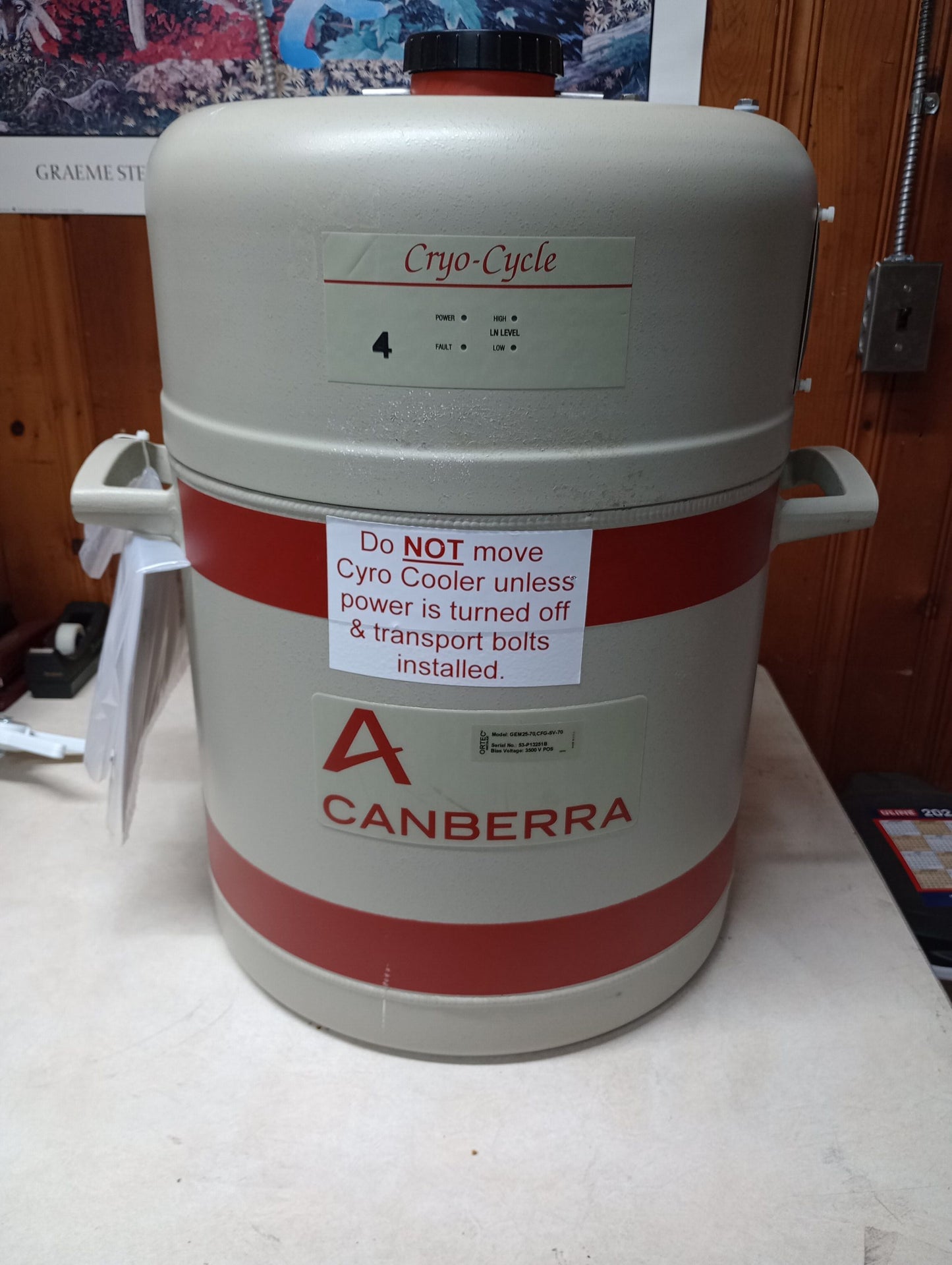 Canberra Cryo-Cycle Hybrid Cryostat, Model CCVD-P