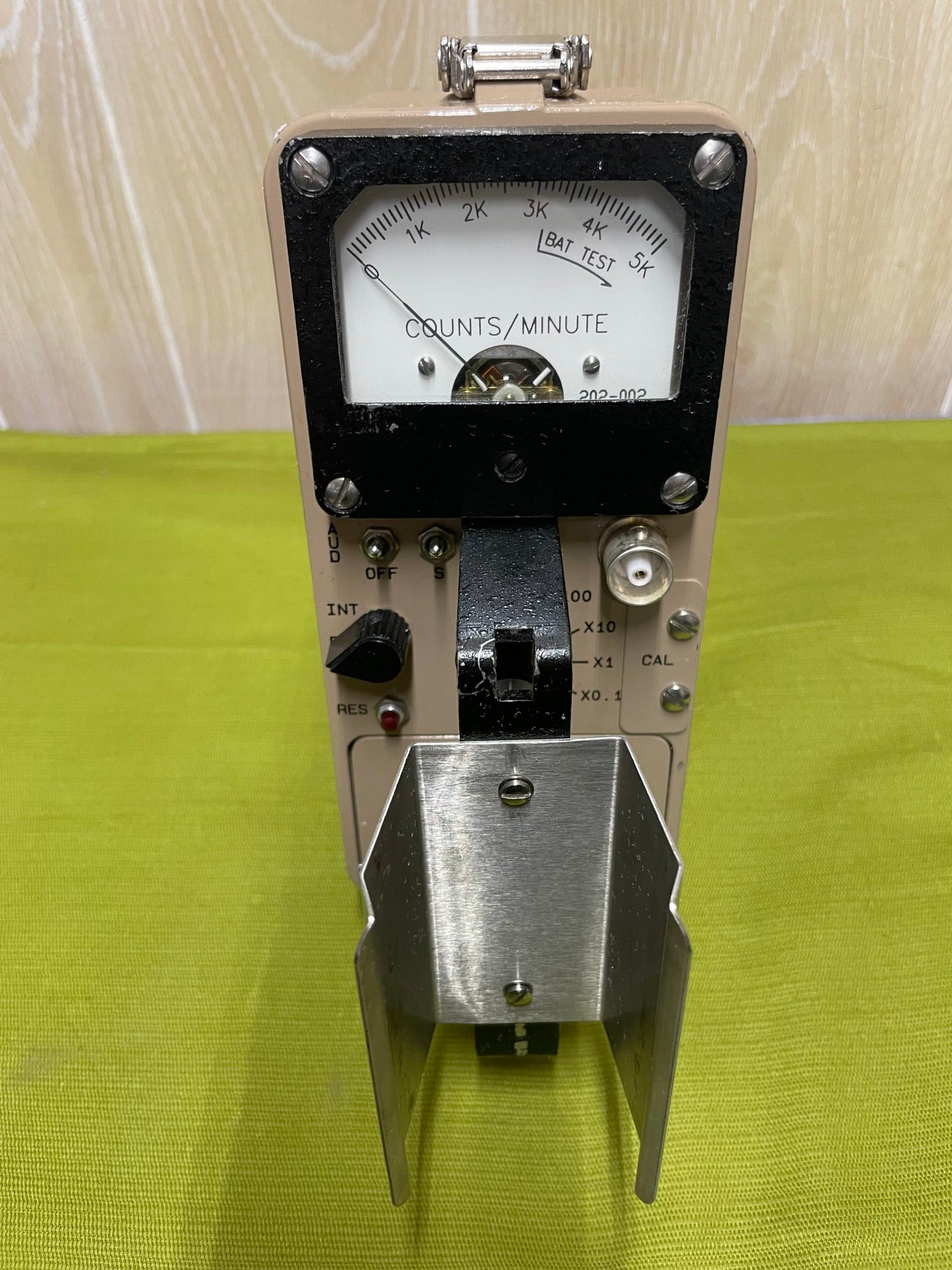 Ludlum Model 3-98  Survey meter