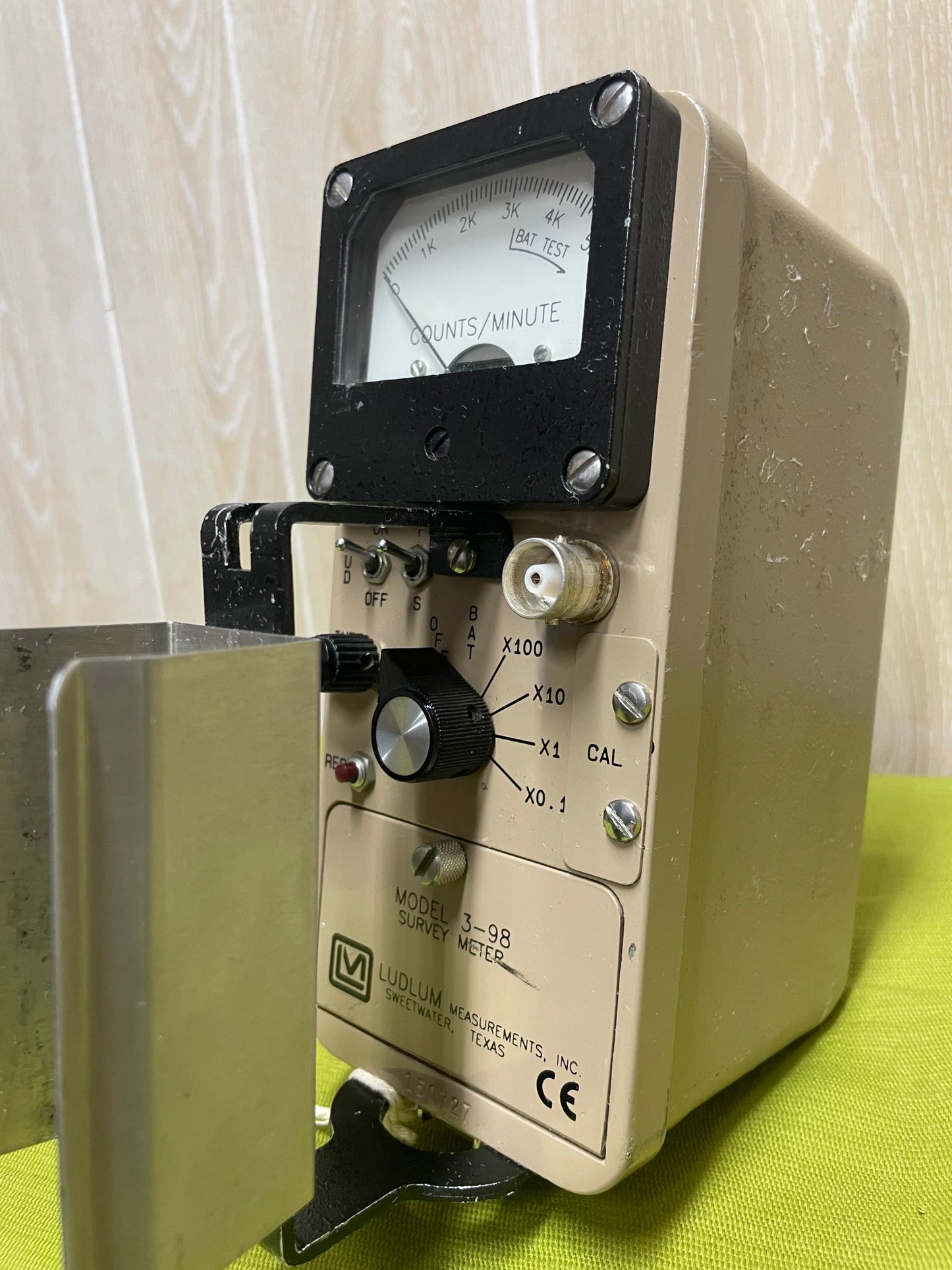 Ludlum Model 3-98  Survey meter